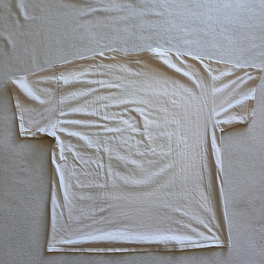 New Look Cream Graphic Tee - Picture 2 of 3